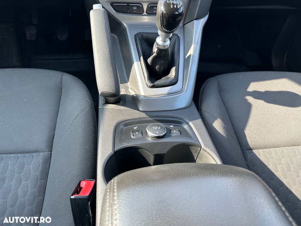 Ford Focus - 13
