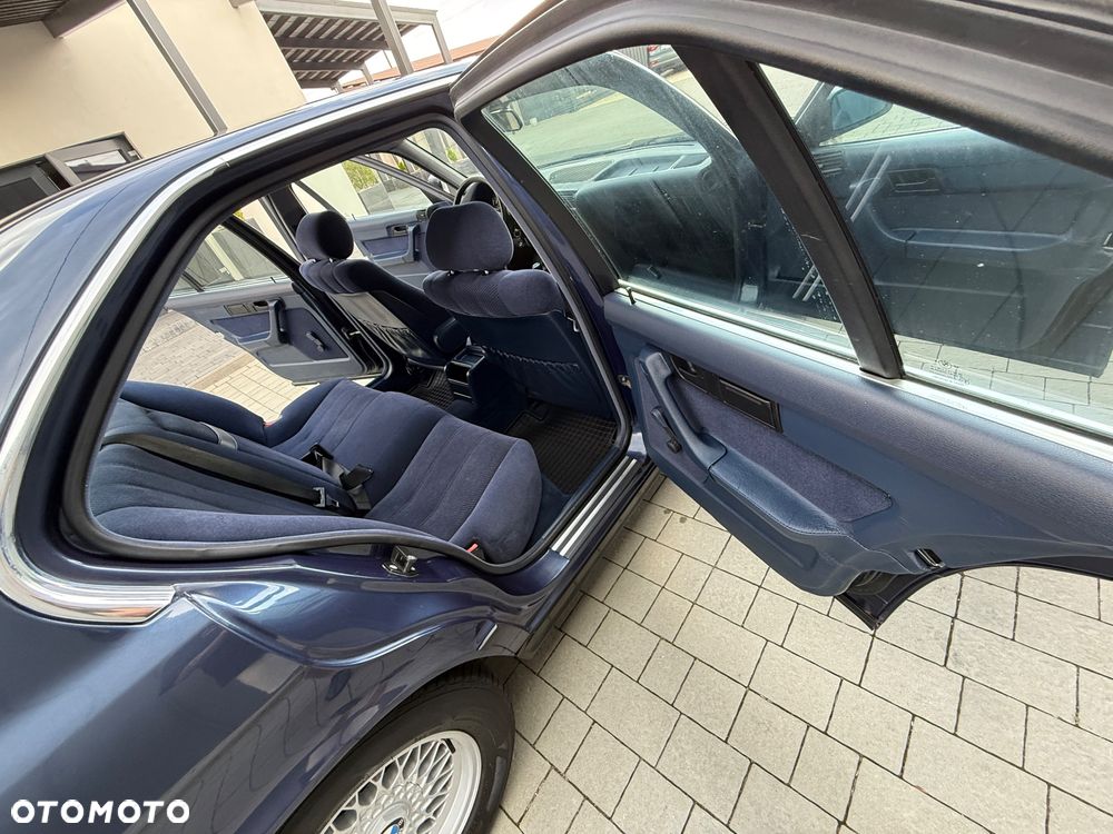 BMW Seria 5 520i - 36