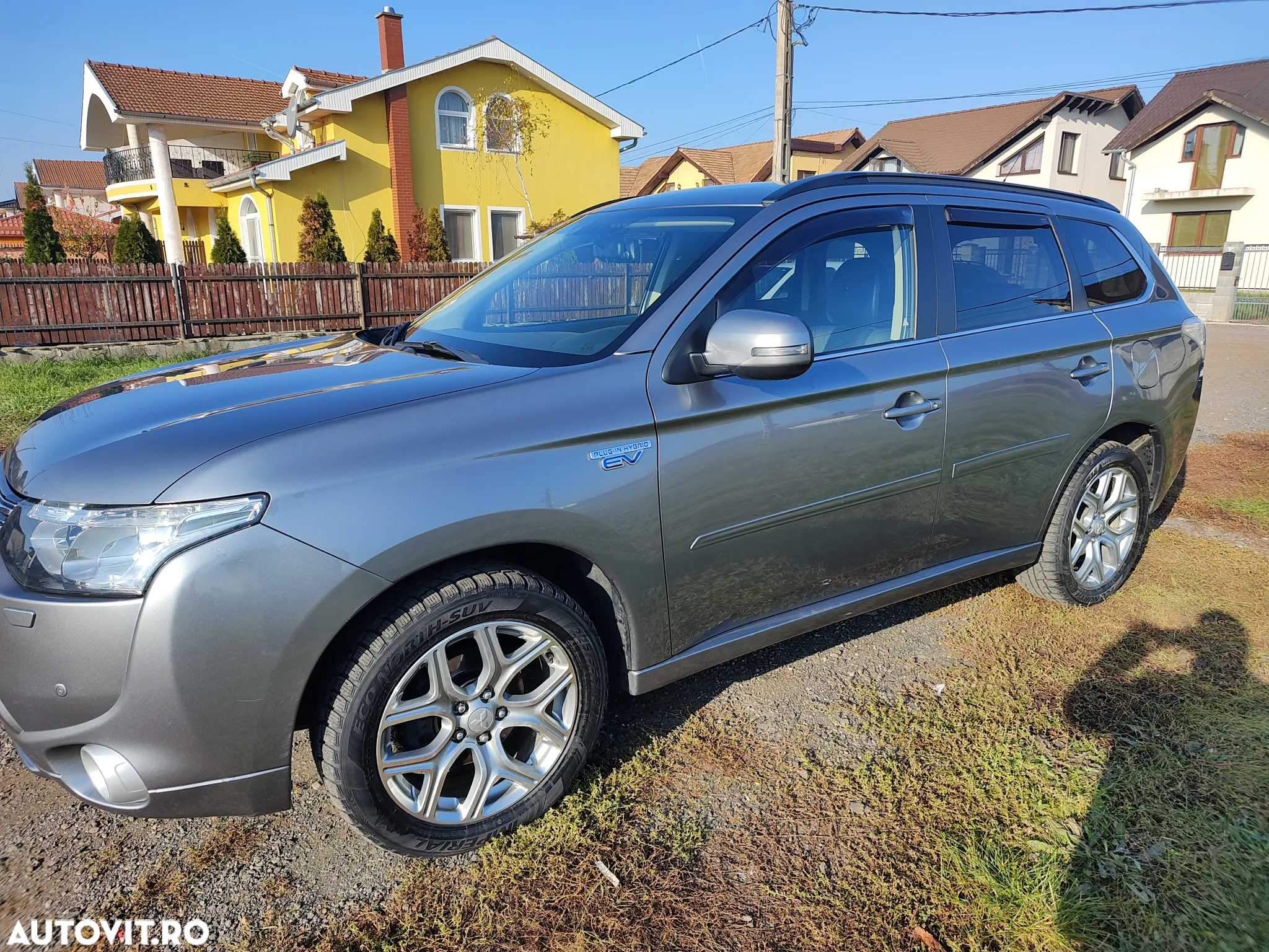 Mitsubishi Outlander 2.0 4WD Plug-In Hybrid - 10