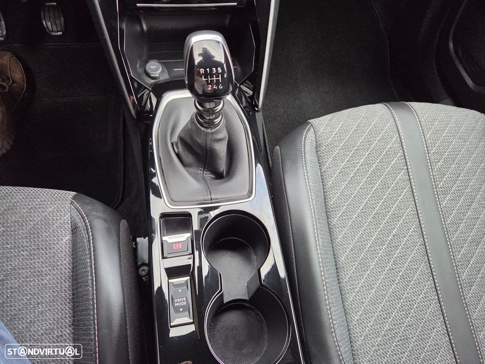 Peugeot 2008 1.2 Allure - 19