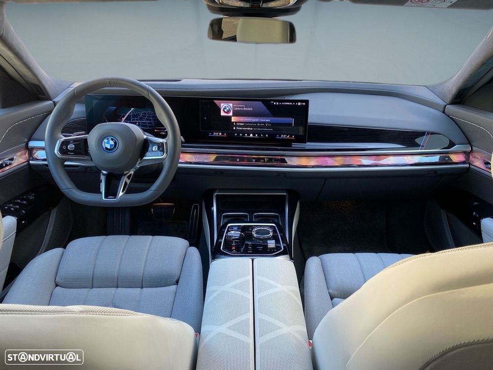 BMW i7 xDrive60 Pack Desportivo M — fotografia 4