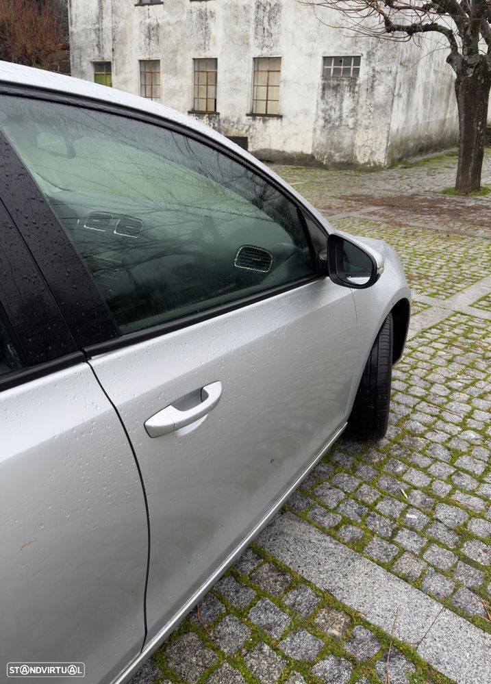 VW Golf 2.0 TDi Confortline - 4