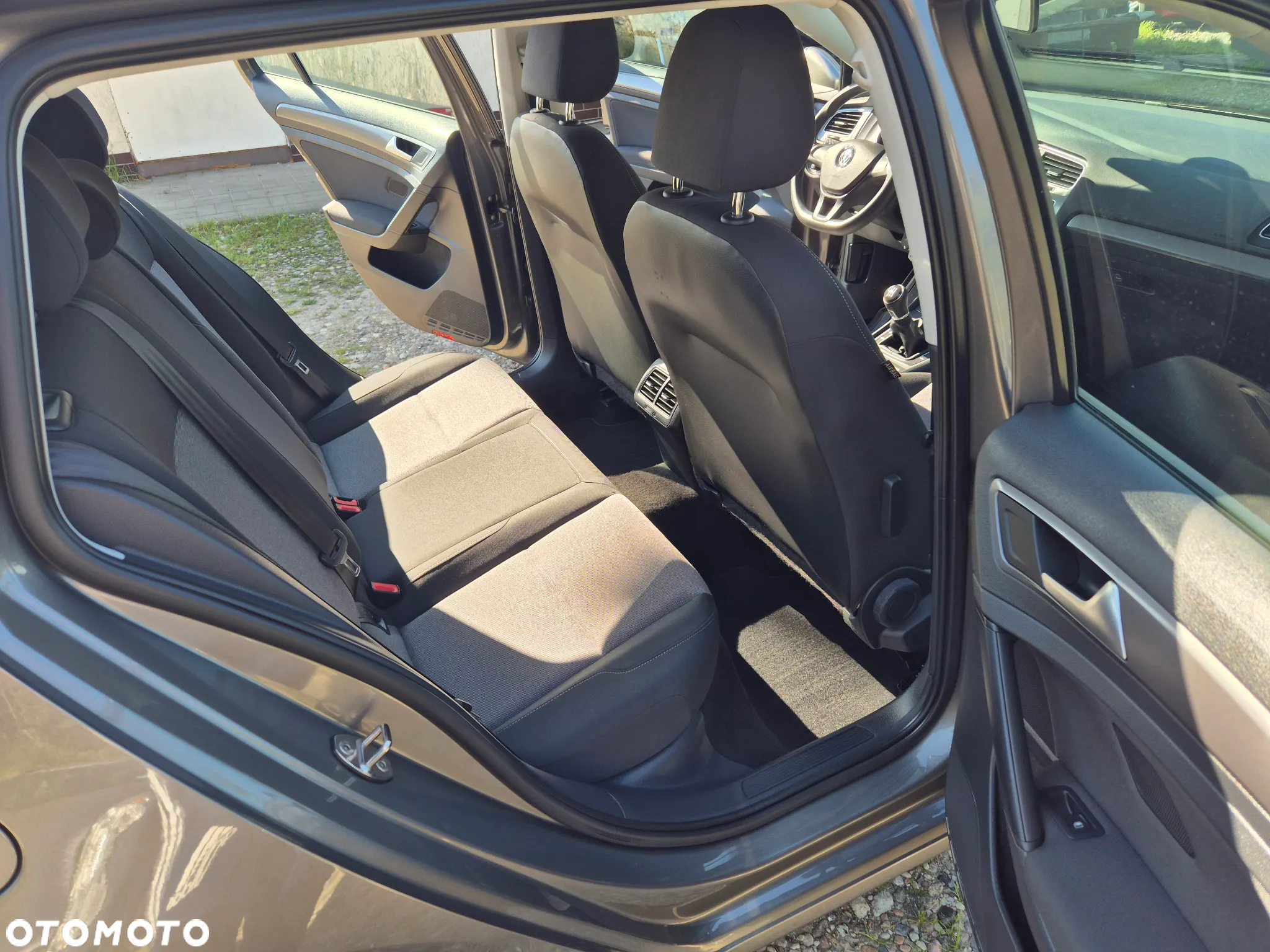 Volkswagen Golf - 14