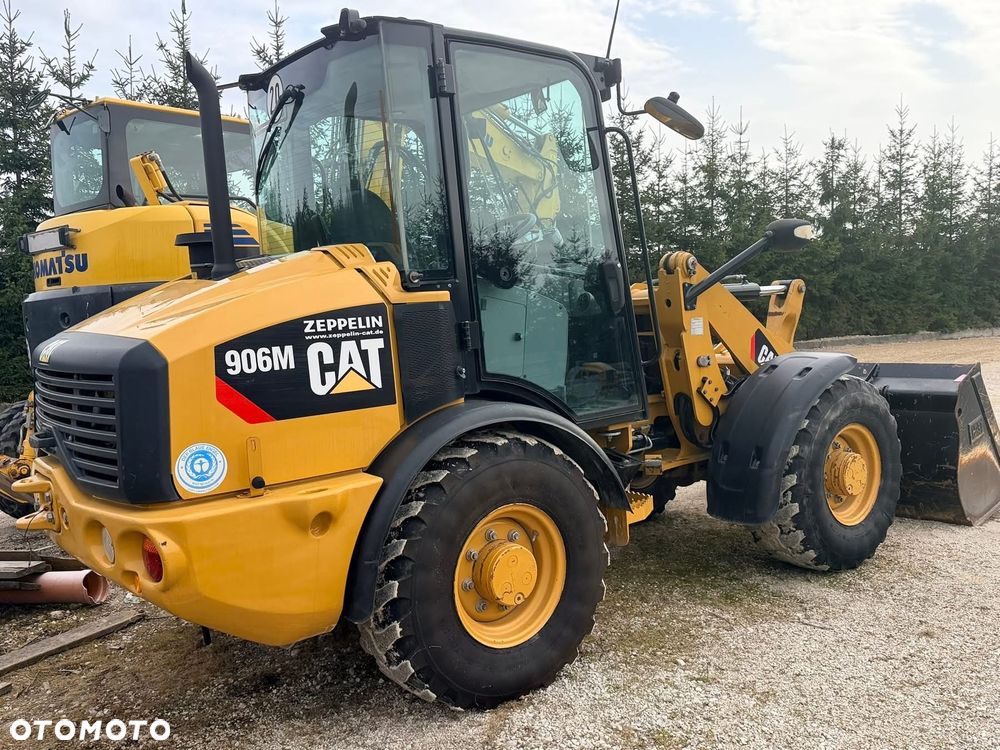 Caterpillar Ładowarka łamana 906M Cat łyżka widły 907 908 5 6 ton SZYBKOZŁĄCZE HYDRAULICZNE dodatkowe linie ZAMIATARKA za dopłatą - 21