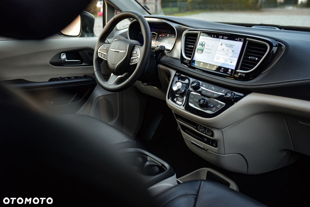 Chrysler Pacifica - 6