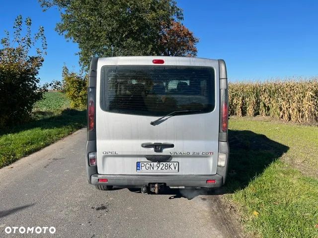 Opel Vivaro - 8