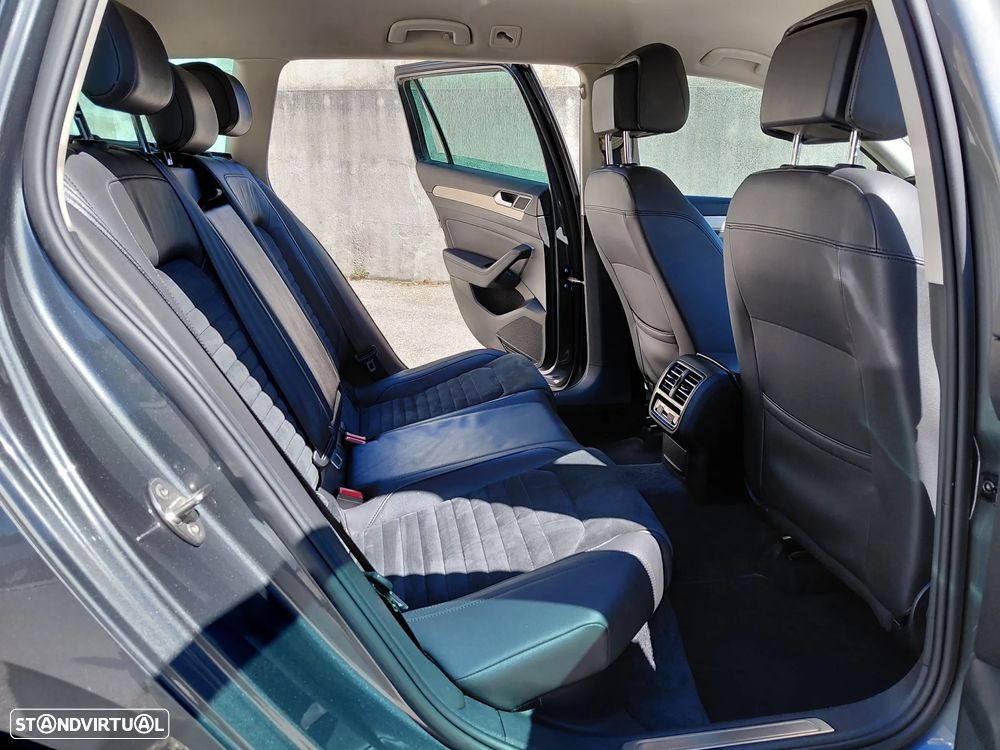 VW Passat Variant 2.0 TDI Highline - 8