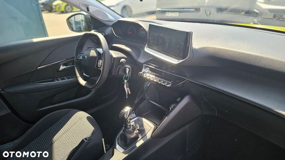 Peugeot 208 - 5