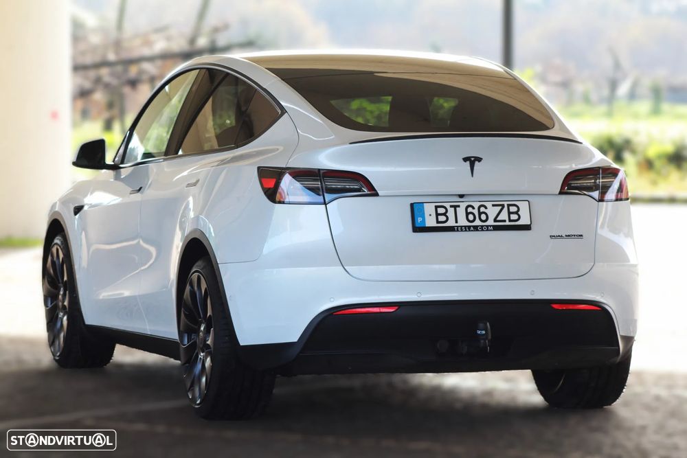 Tesla Model Y Long Range Dual Motor AWD - 10
