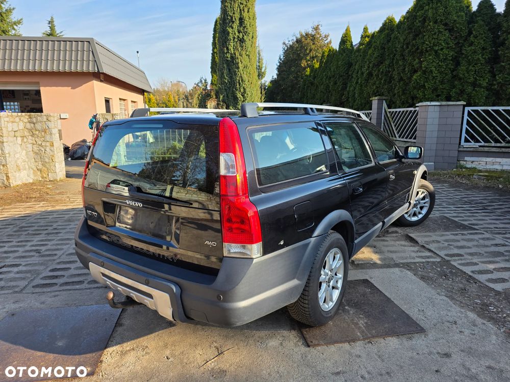 Volvo XC 70 D5 AWD Momentum - 3