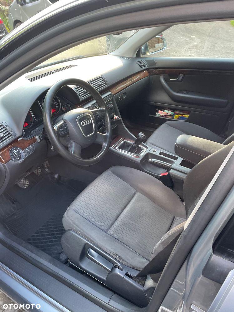 Audi A4 Limousine - 6