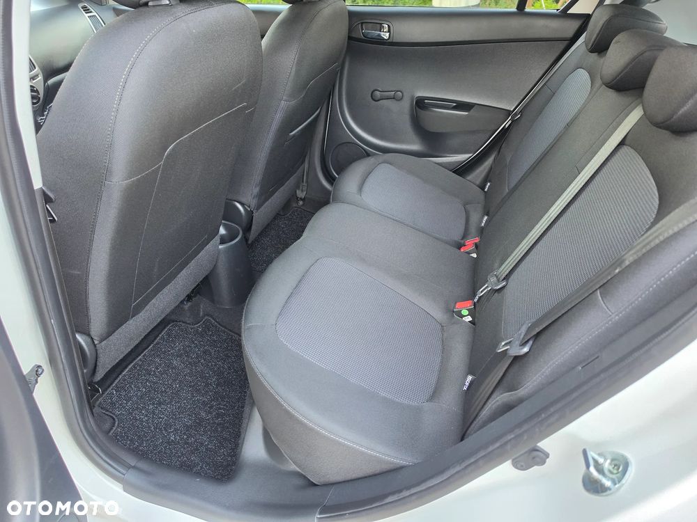 Hyundai i20 blue 1.2 Advantage+ - 8