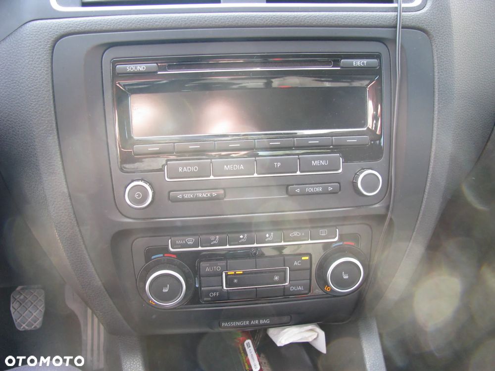 Volkswagen Jetta 1.6 TDI Comfortline - 11