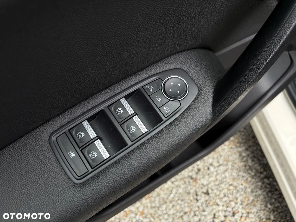 Renault Captur TCe 100 BUSINESS EDITION - 34