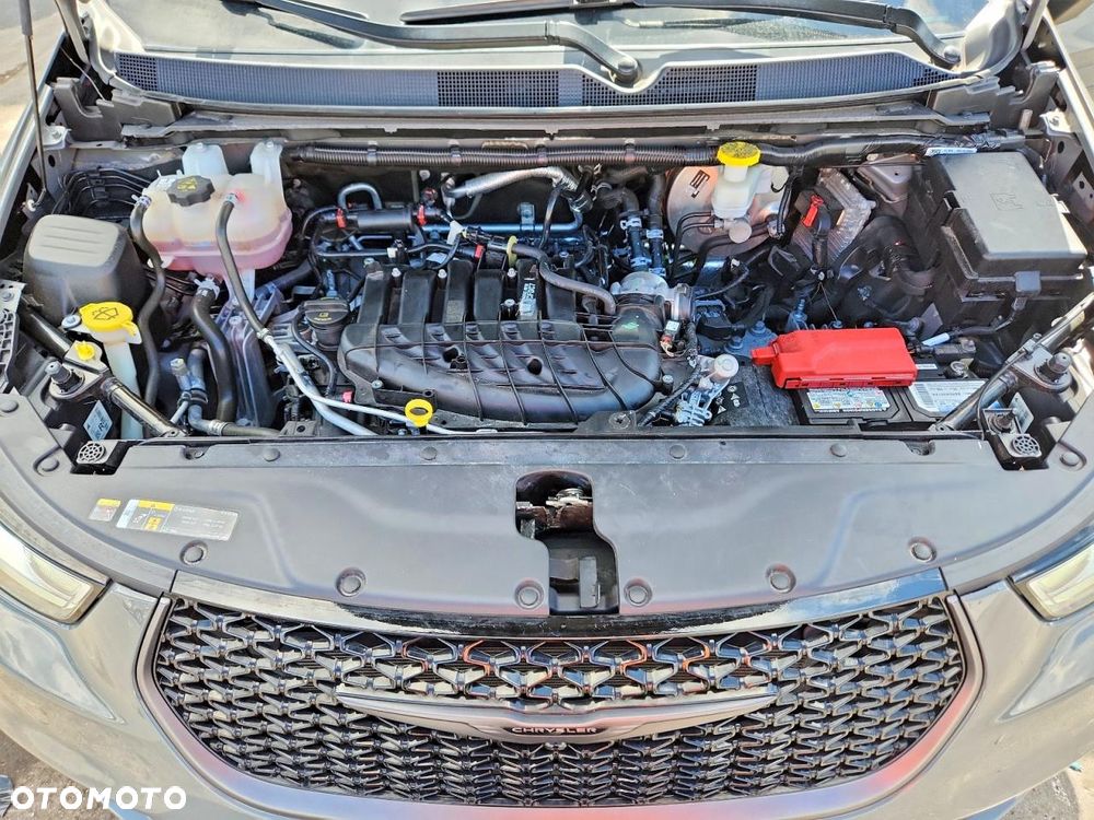 Chrysler Pacifica - 12