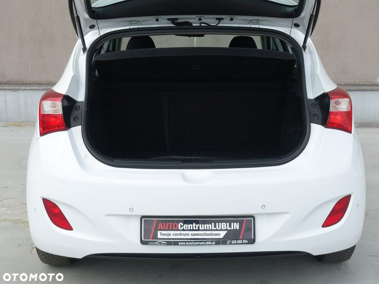 Hyundai i30 blue 1.6 CRDi Trend - 24