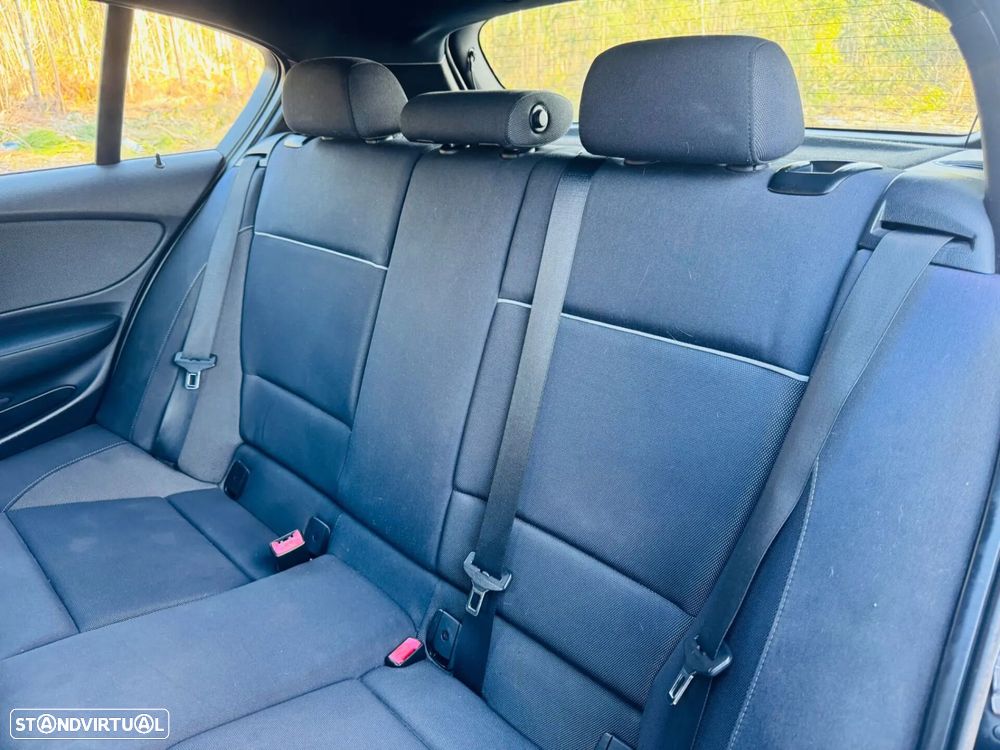 BMW 118 d Line Sport - 33