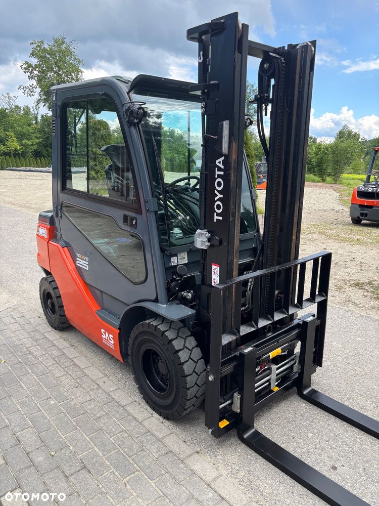 Toyota 8FDF25 diesel przesuw pozycjoner KABINA 2022r 85500netto 2022' bez DPF! - 2