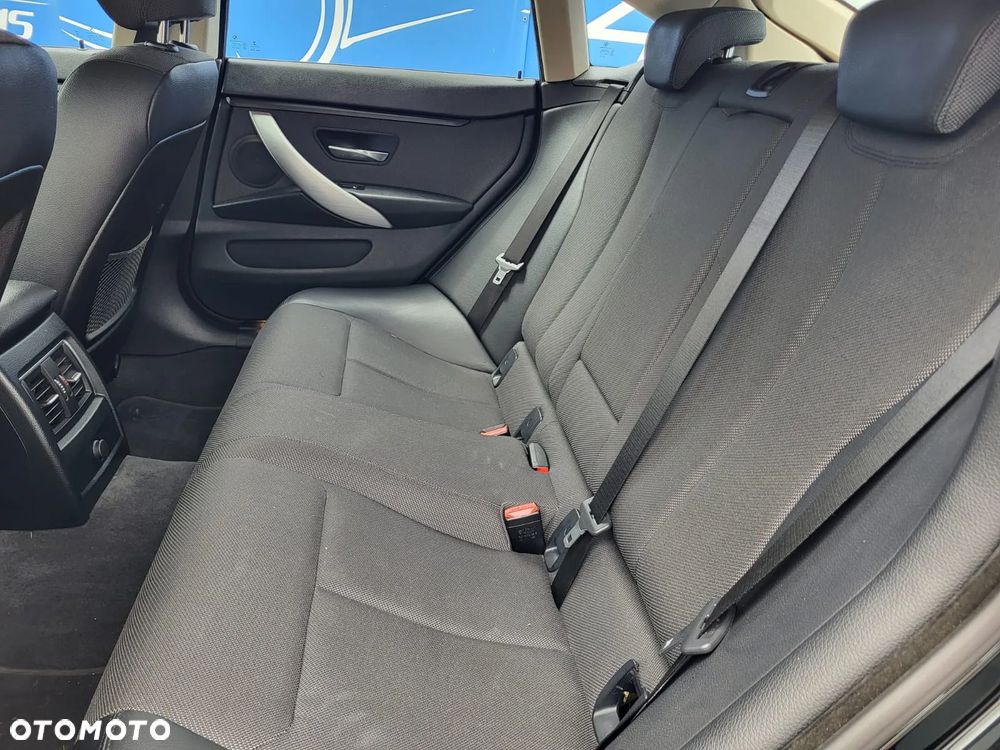 BMW Seria 4 420i Gran Coupe - 12