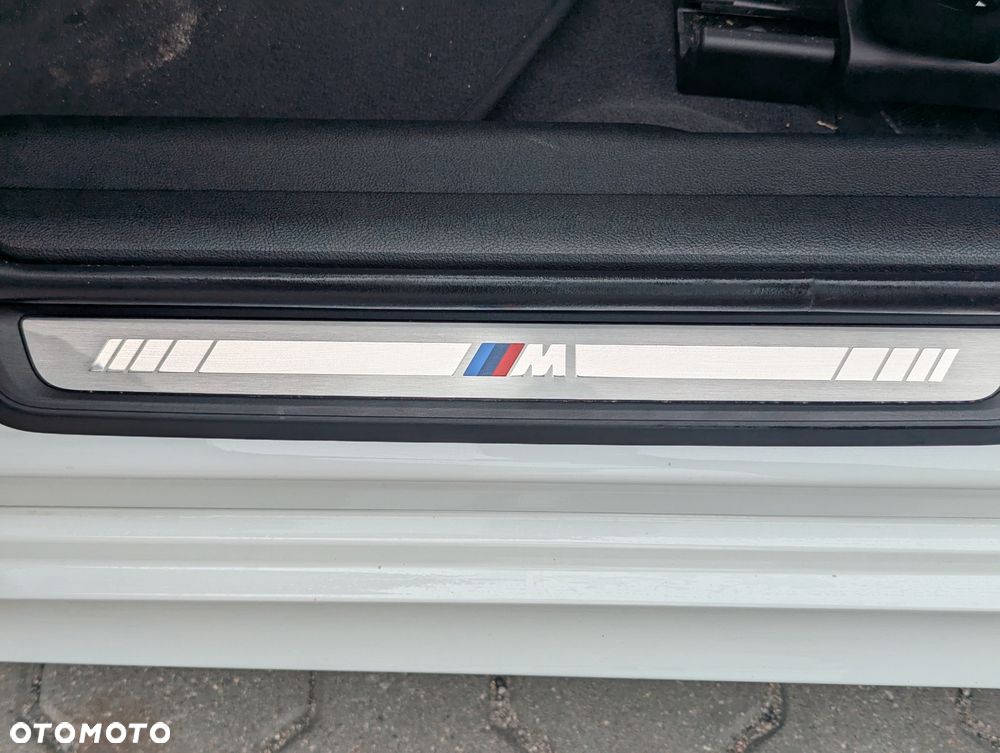 BMW Seria 3 330e PHEV M Sport sport - 10