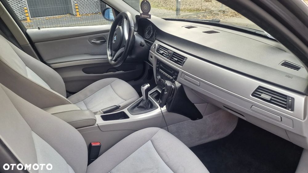 BMW Seria 3 318d - 11