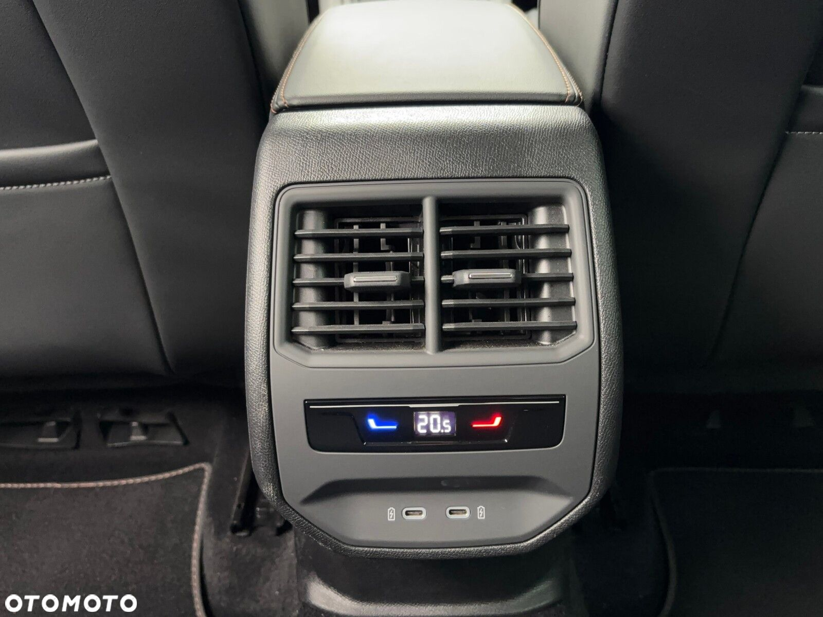 Cupra Formentor 1.4 e-Hybrid DSG - 24
