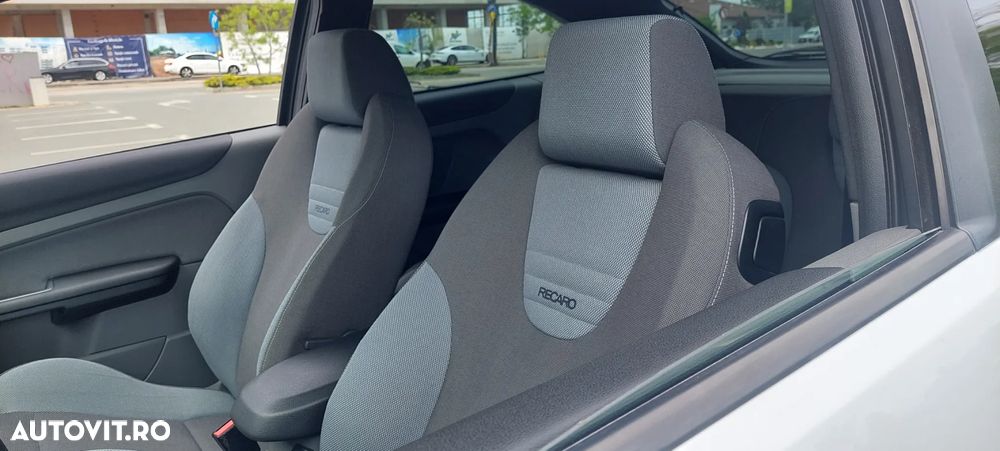 Ford Focus 2.5 ST Rally - 19