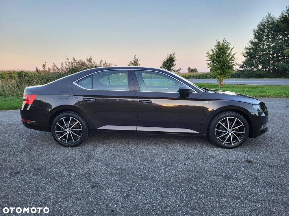 Skoda Superb 2.0 TDI 4x4 Premium Edition - 12