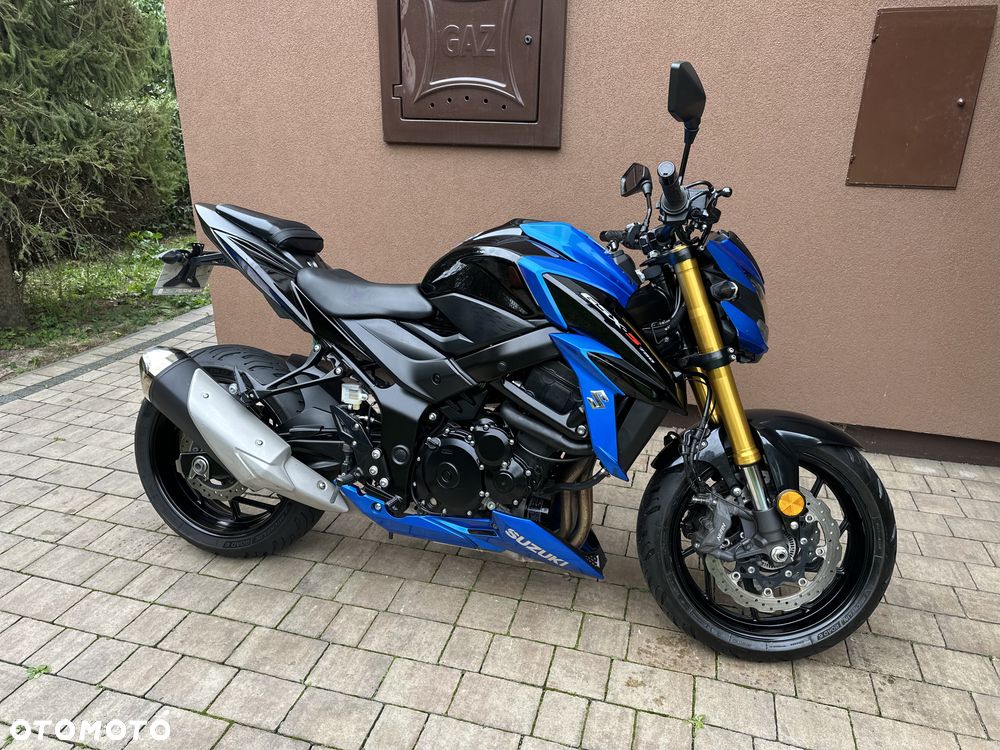 Suzuki GSX - 1