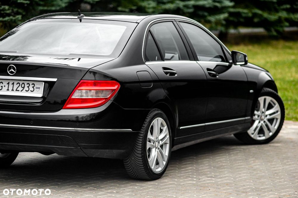 Mercedes-Benz Klasa C 180 BlueEFFICIENCY 7G-TRONIC Avantgarde - 14