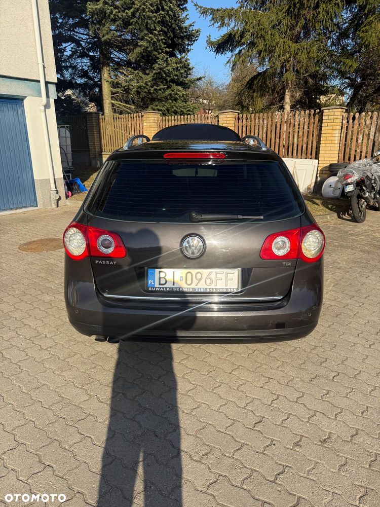 Volkswagen Passat 2.0 TDI Highline - 19