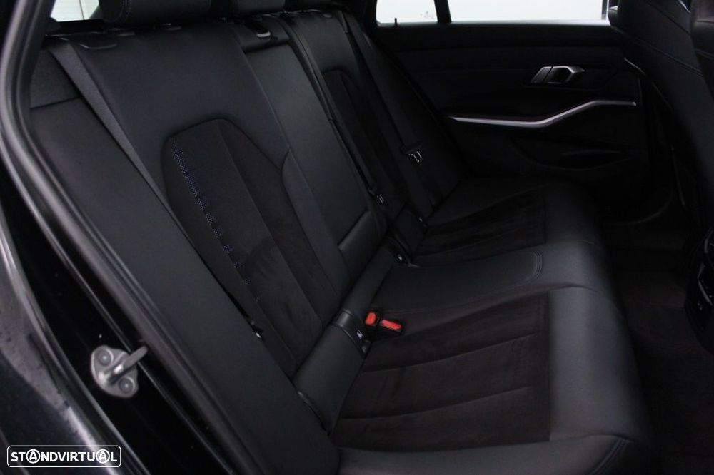 BMW 320 d Touring Pack Desportivo M Auto - 15