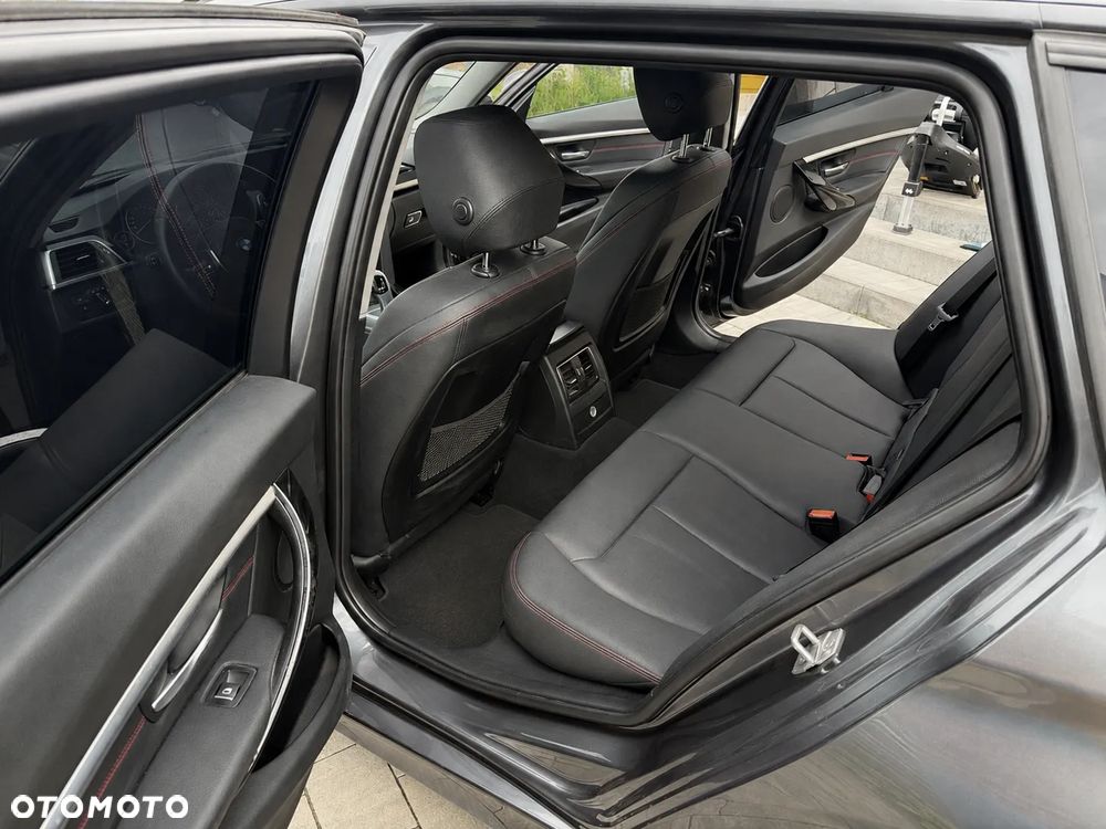 BMW Seria 3 318d Sport Line - 23