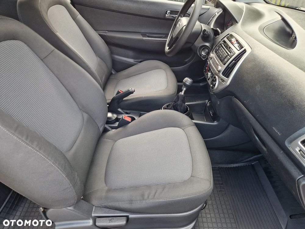 Hyundai i20 - 21