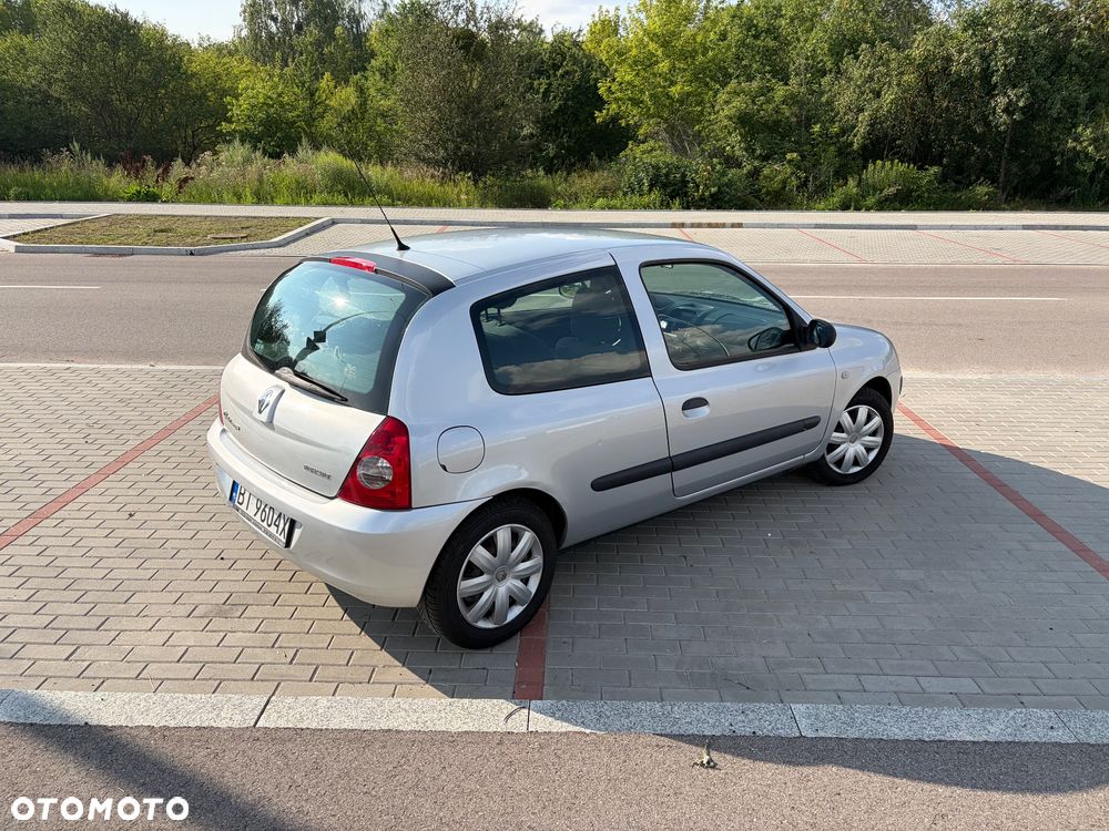 Renault Clio 1.2 Campus - 4
