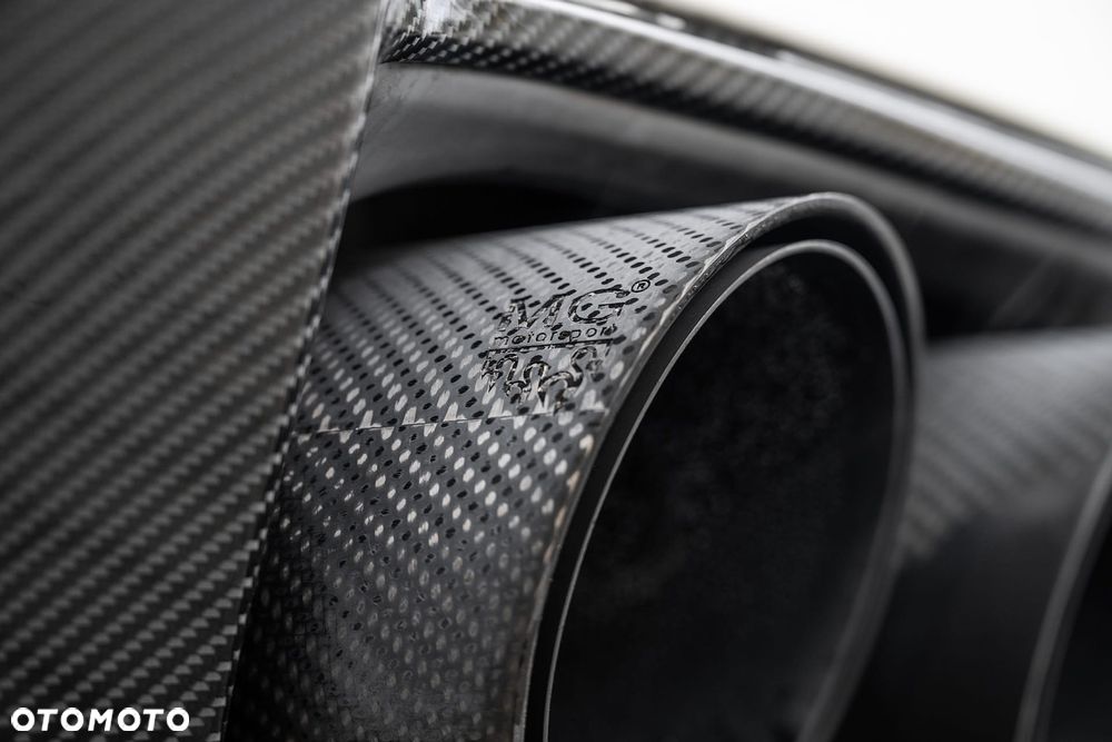 Nissan GT-R Black Edition - 17