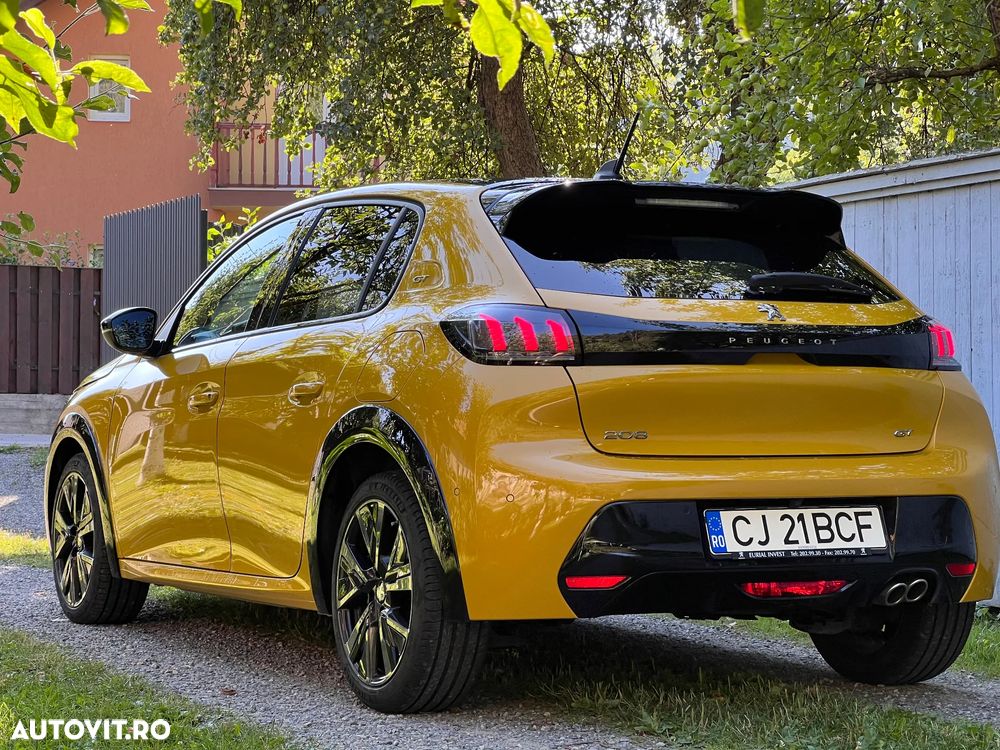 Peugeot 208 1.2 L PureTech STT EAT8 GT Pack - 4