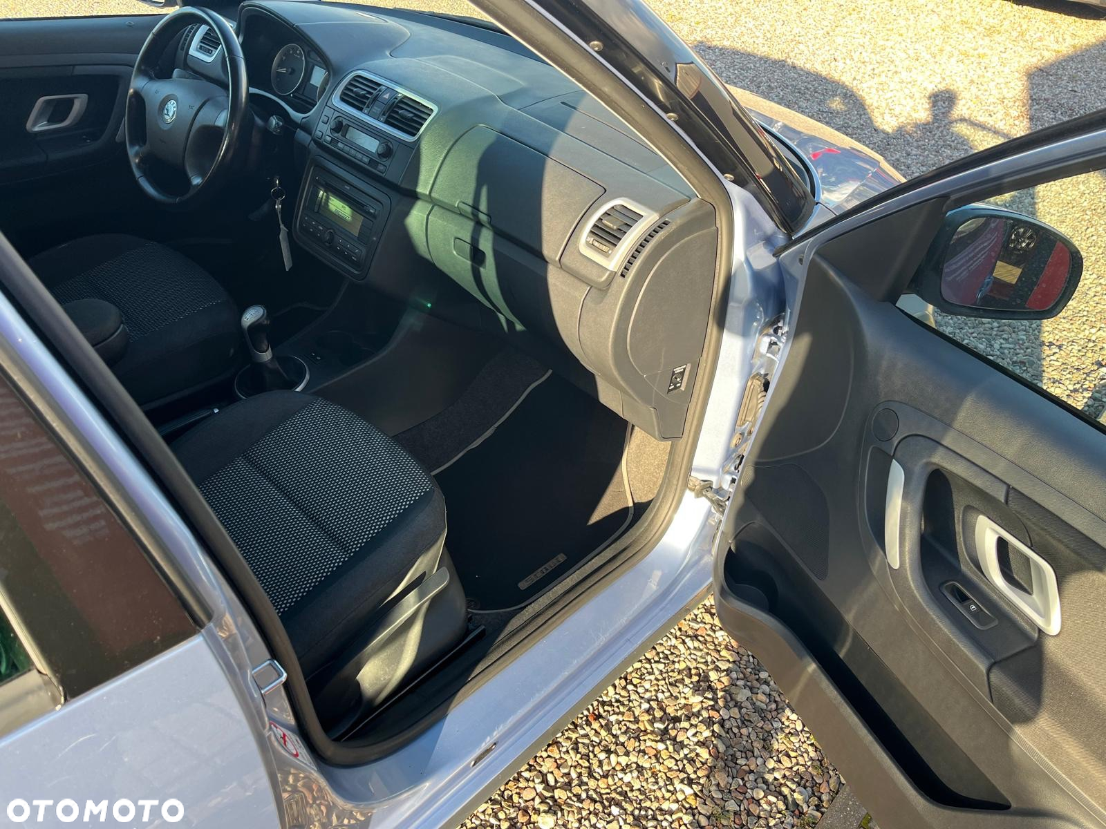 Skoda Roomster 1.6 16V Scout - 9
