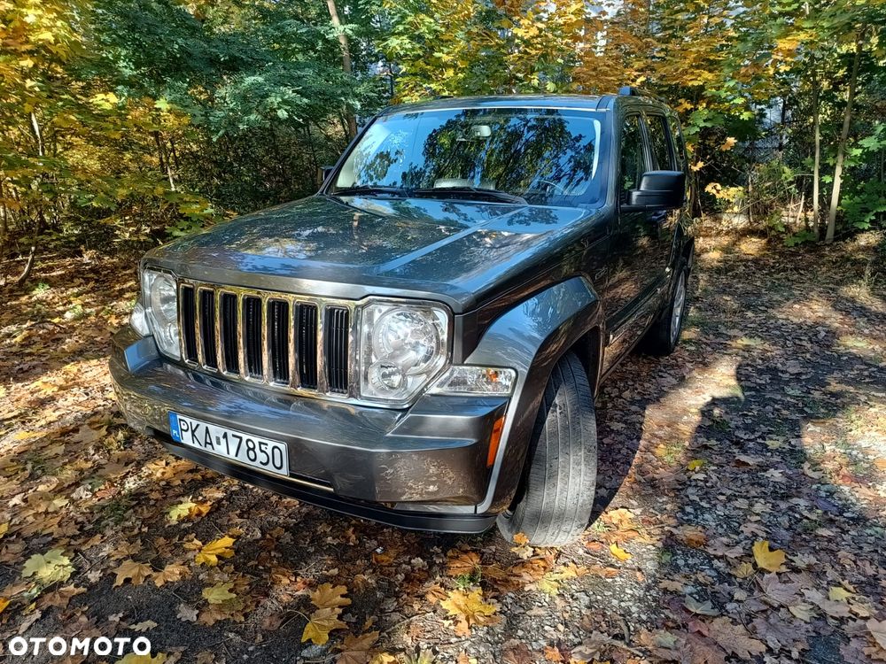 Jeep Liberty 2012 photo 2