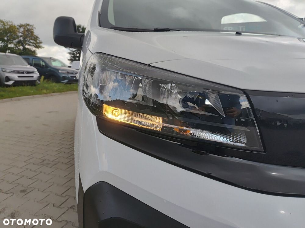 Opel Vivaro - 17