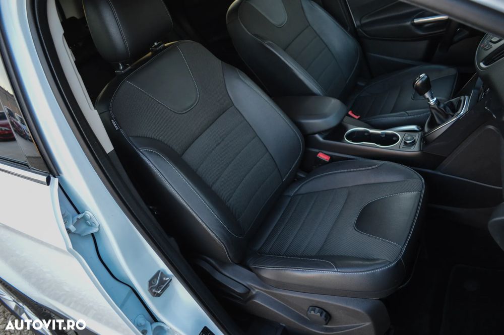 Ford Kuga 2.0 TDCi 2WD Titanium - 29