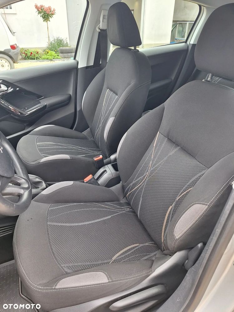 Peugeot 208 1.6 e-HDi Active STT - 11