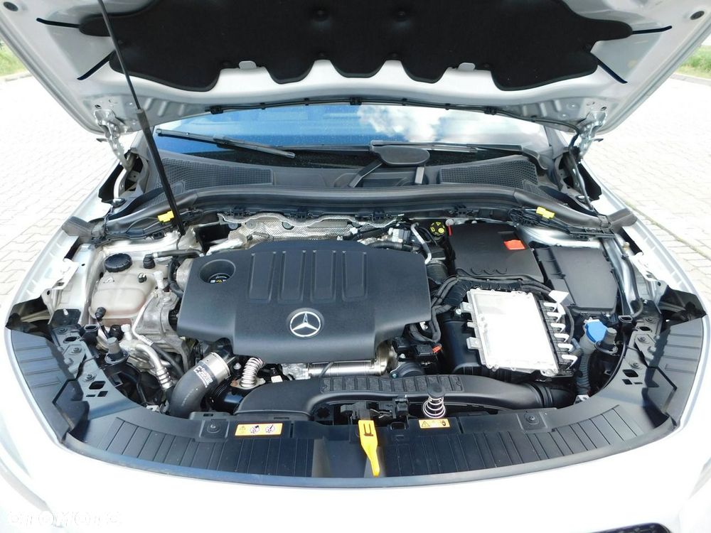 Mercedes-Benz GLA - 23