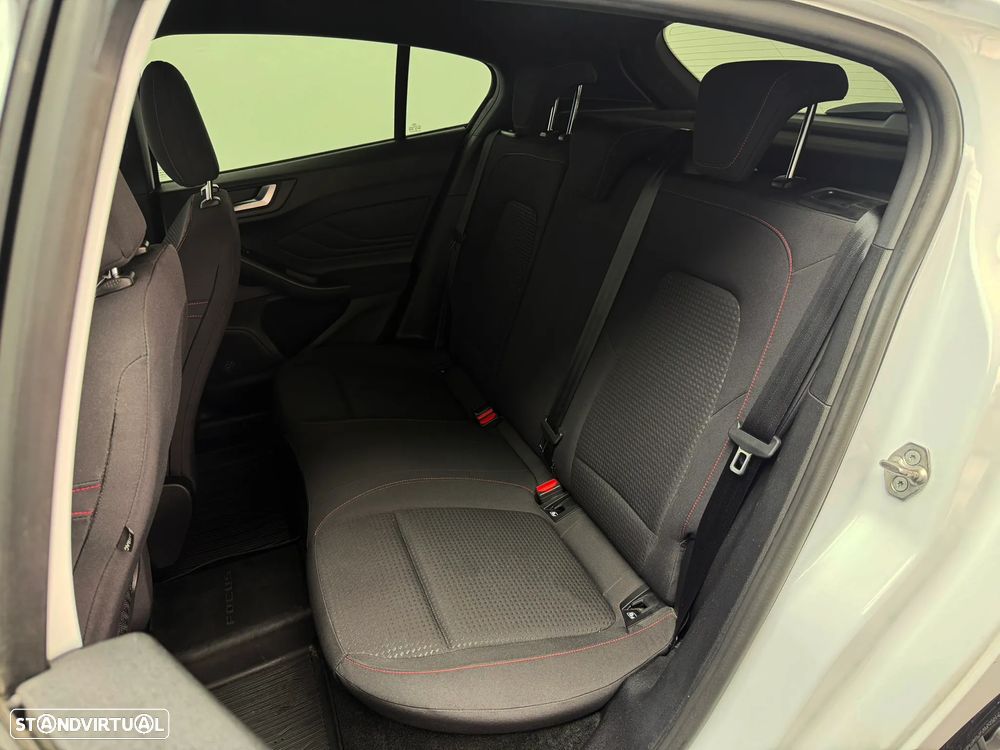 Ford Focus 1.0 EcoBoost ST-Line - 11