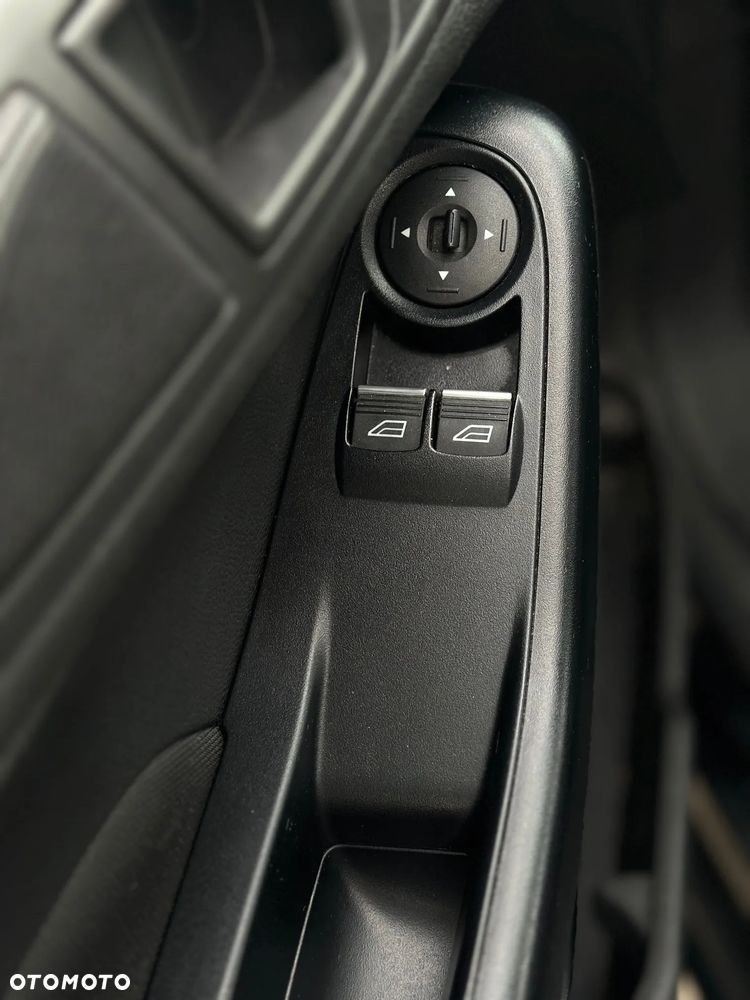 Ford FIESTA VAN - 10