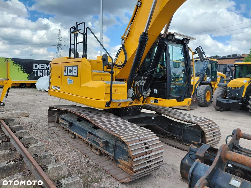 JCB 220X - 10