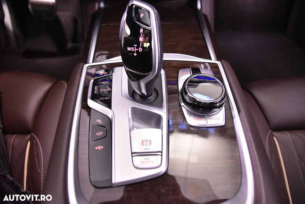 BMW Seria 7 740Ld xDrive MHEV - 18