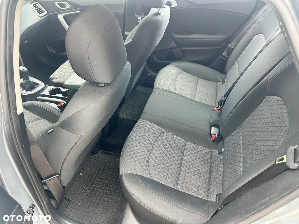 Kia Ceed - 19