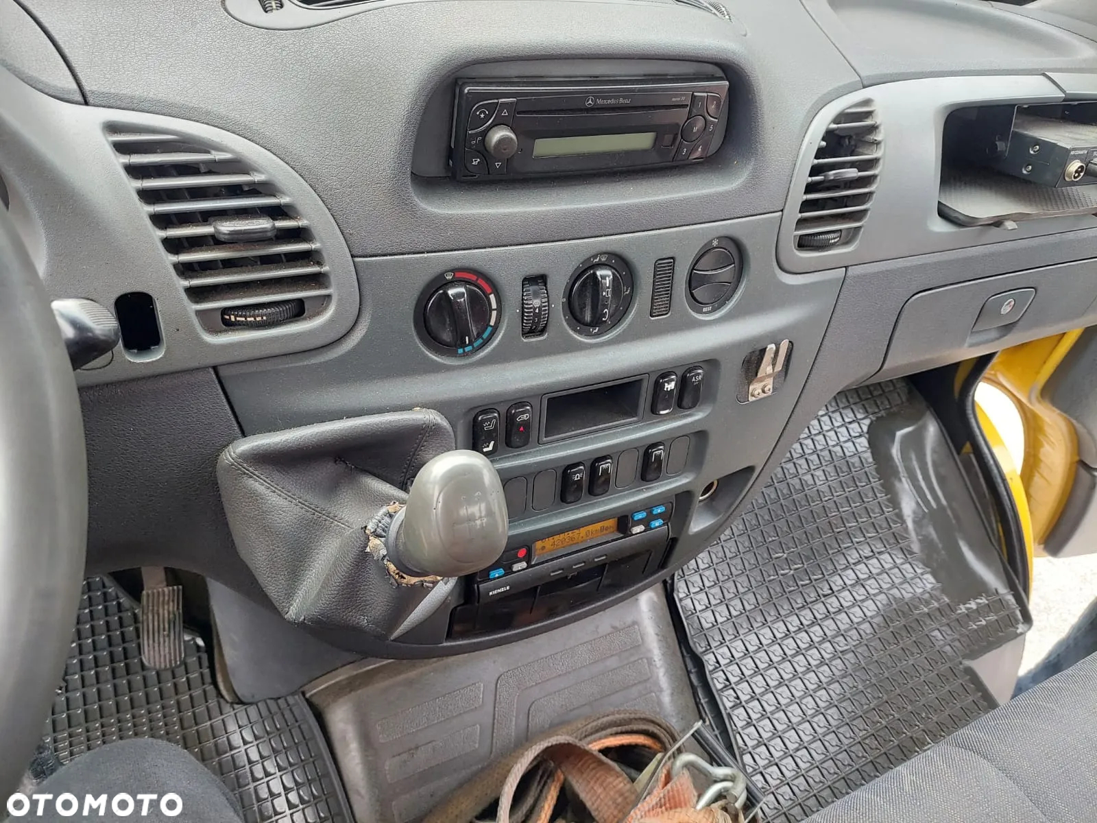 Mercedes-Benz Sprinter - 20