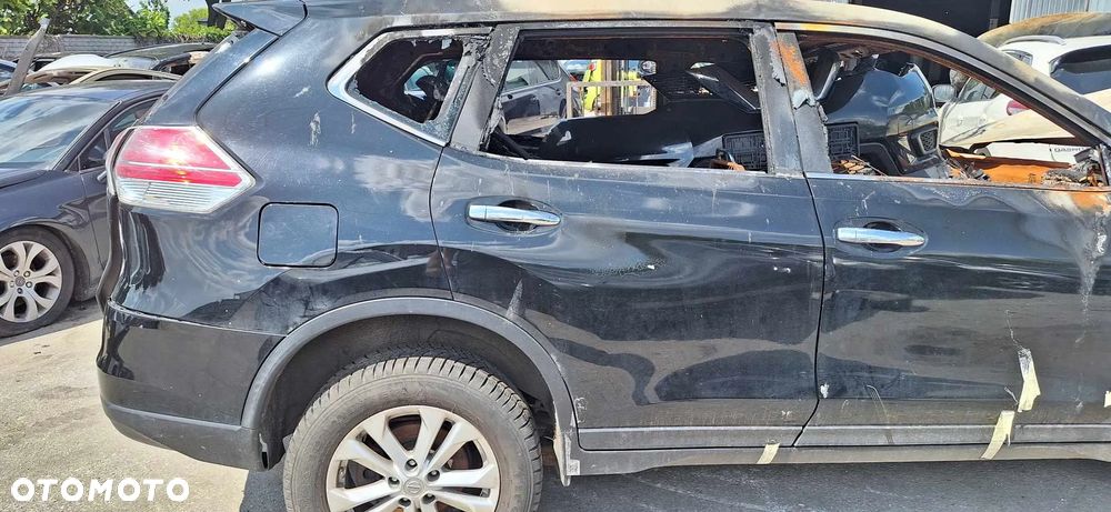 Nissan xtrail T32 zacisk hamulcowy tył prawy lewy elekt - 1